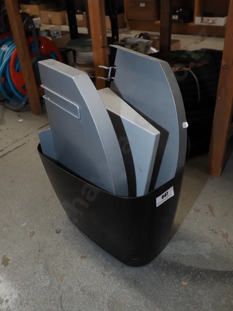 metal shelves Image 1++