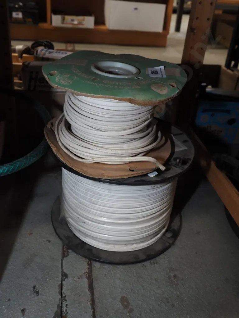 2 coils of electrical wiring Image 1++