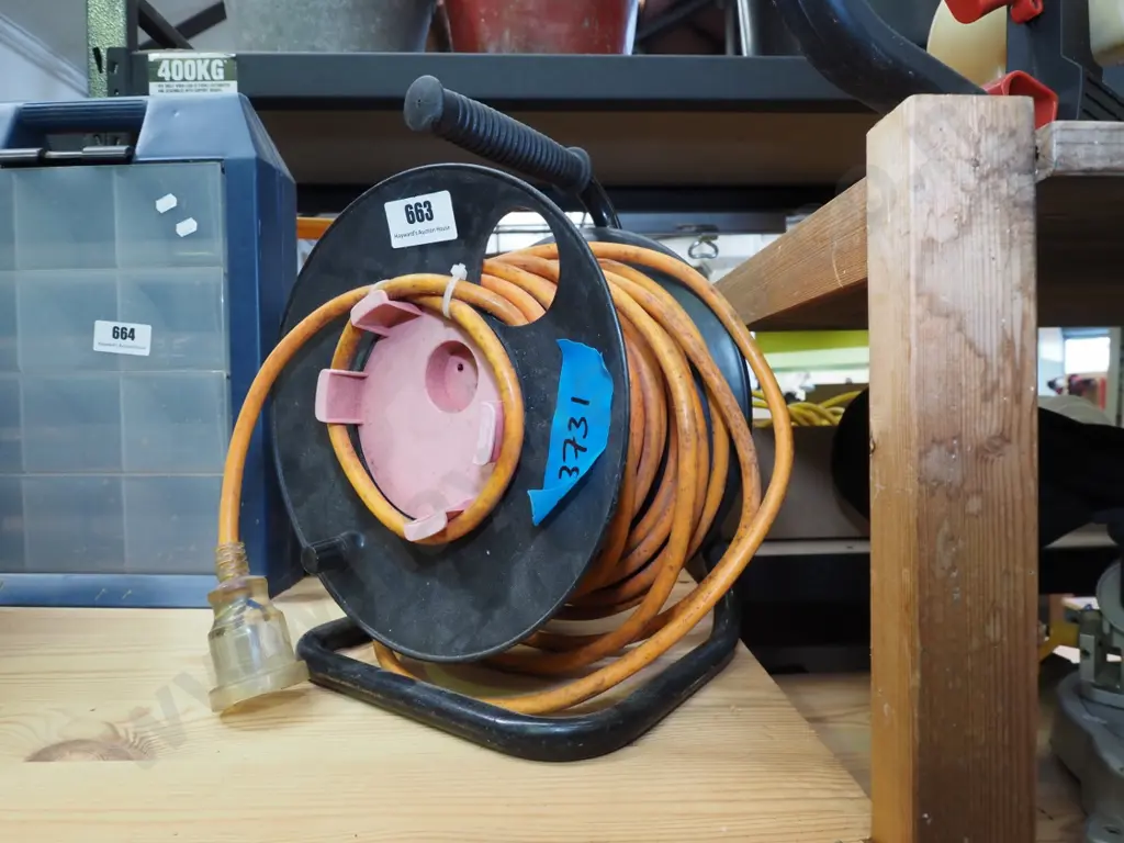 extension cord and reel Image 1++