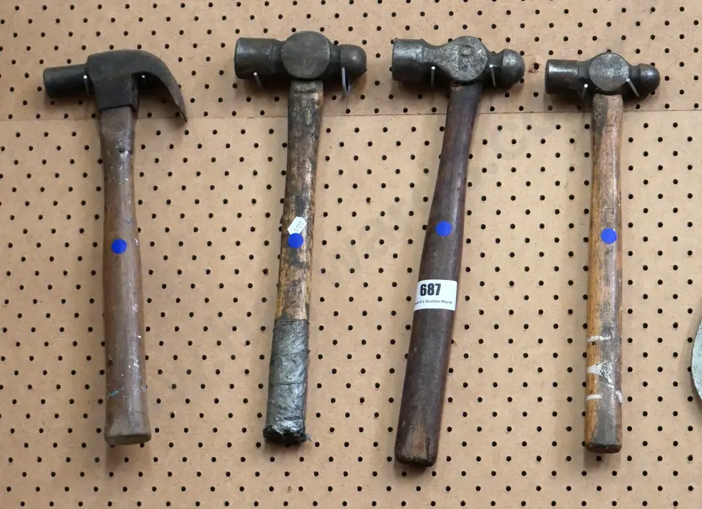 4 hammers - blue dots Image 1++
