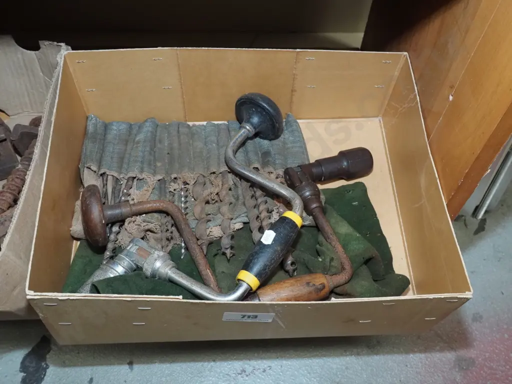 2 builders braces, auger bits Image 1++