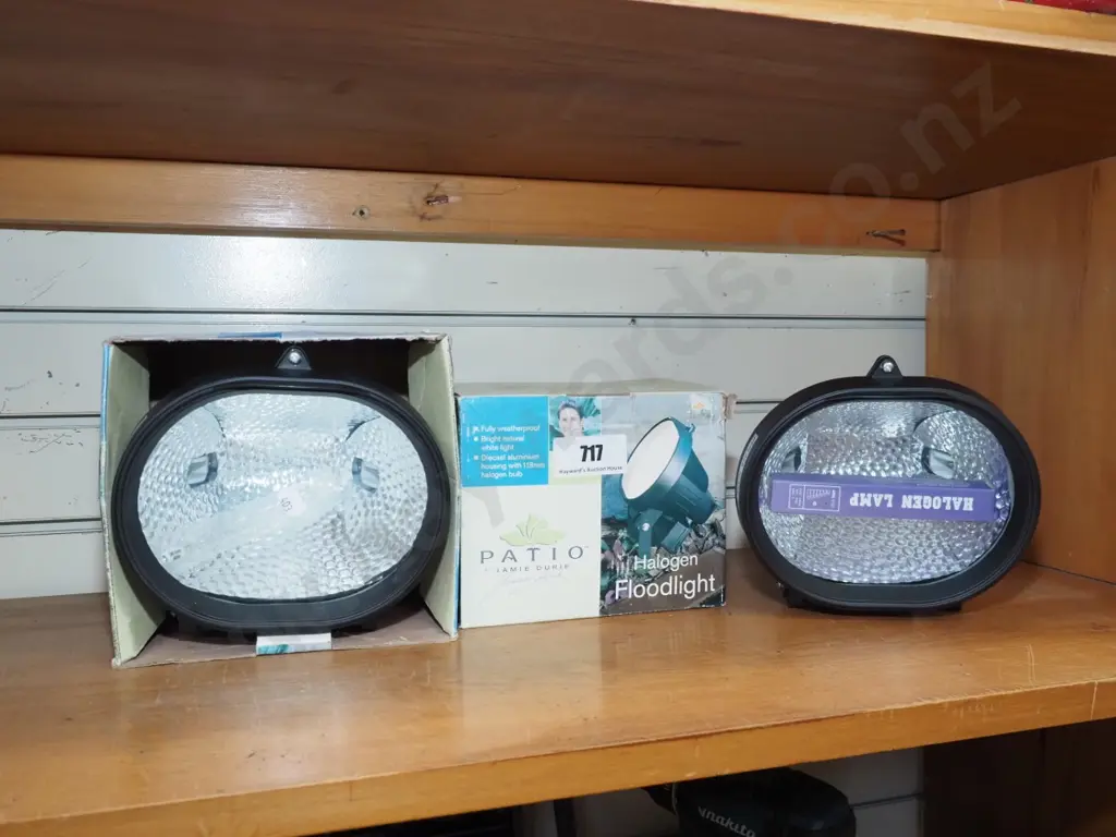 2x halogen flood lights Image 1++