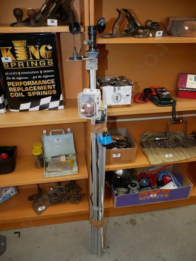 small wind turbine and stand? Image 1++