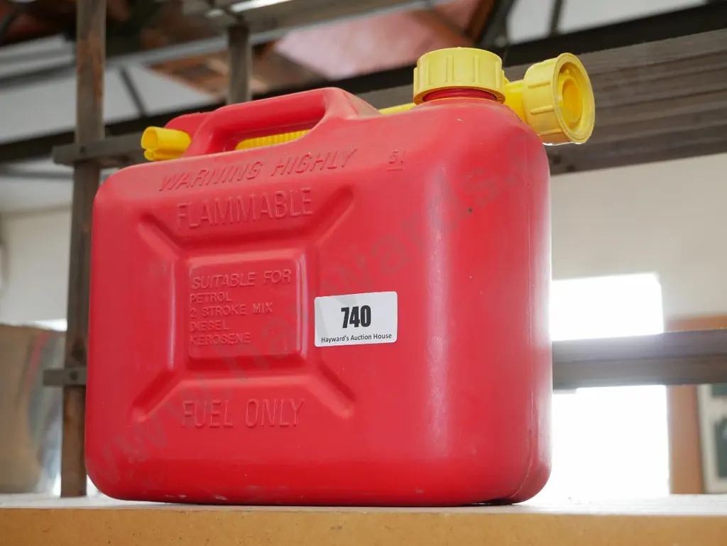 small plastic petrol container Image 1++