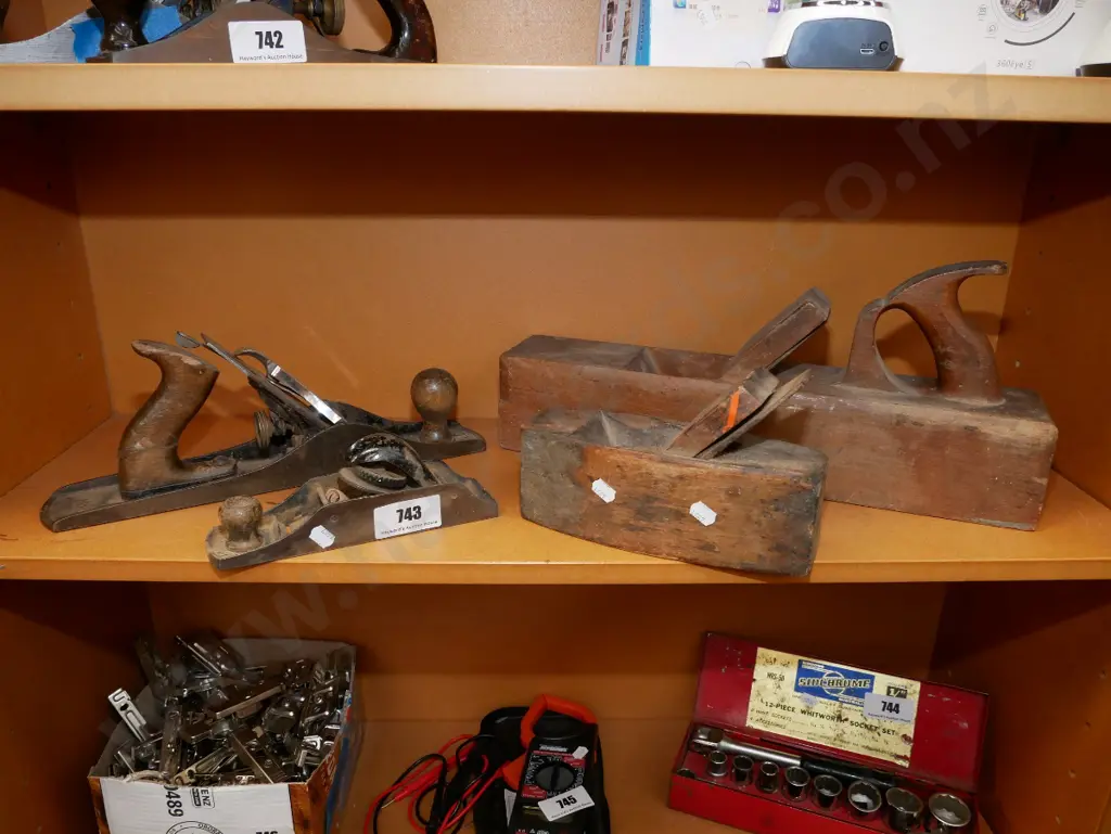 4 vintage hand planes Image 1++