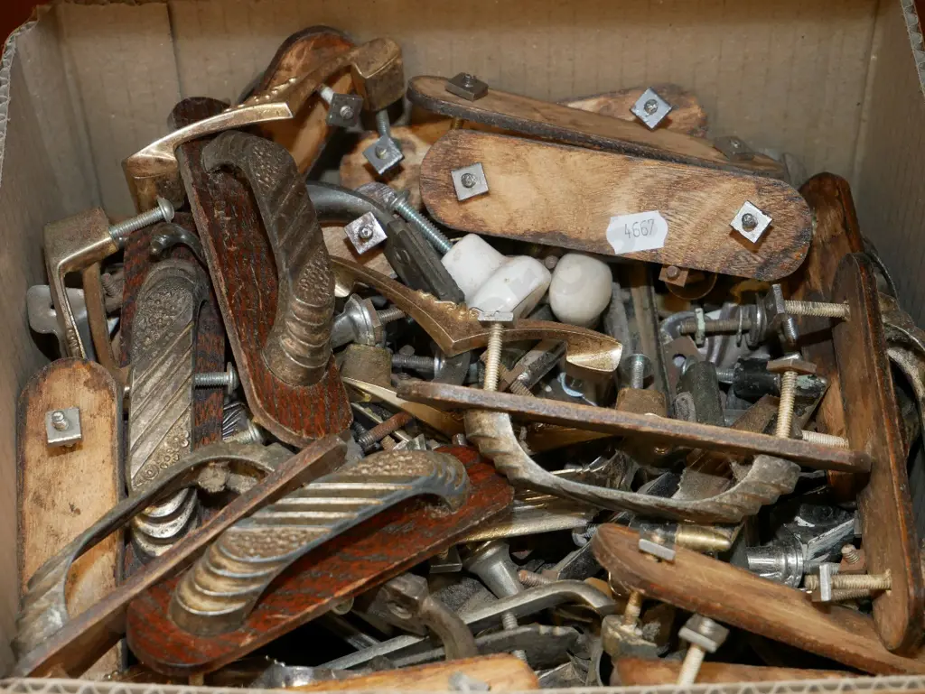 box; furniture handles Image 1++