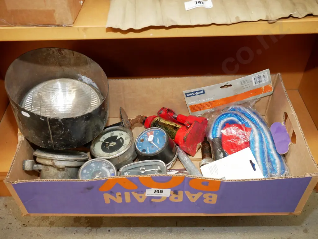box; speedos, stretch tow rope etc Image 1++