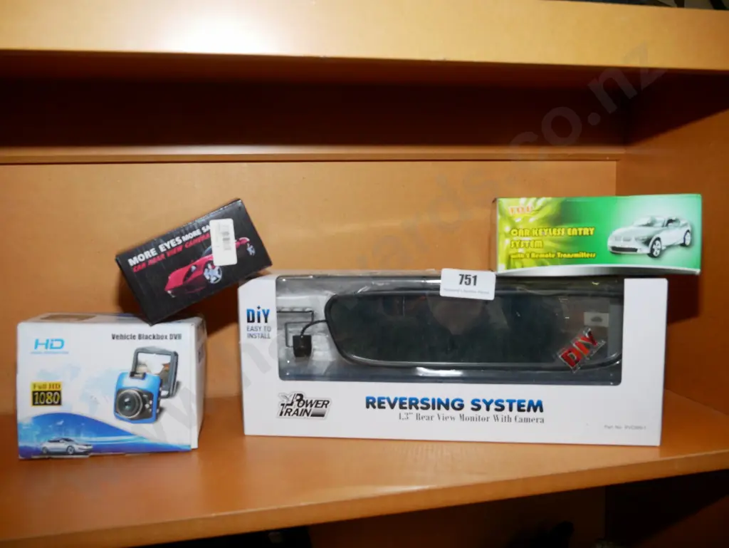 reversing cameras, automotive keyless system Image 1++