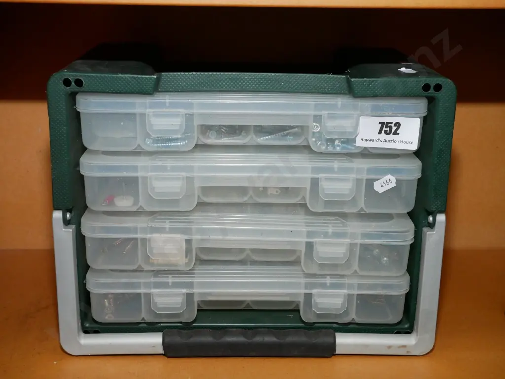 plastic container; screws etc Image 1++