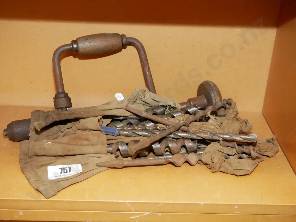 rusty builder's brace, auger bits Image 1++