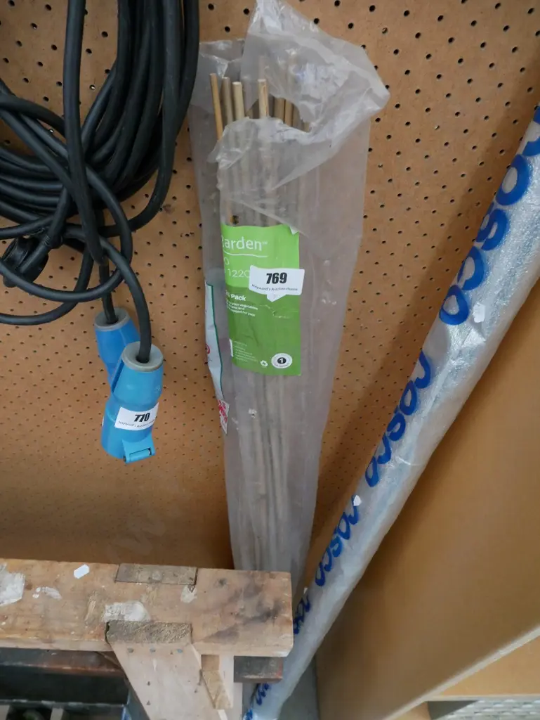 garden stakes Image 1++