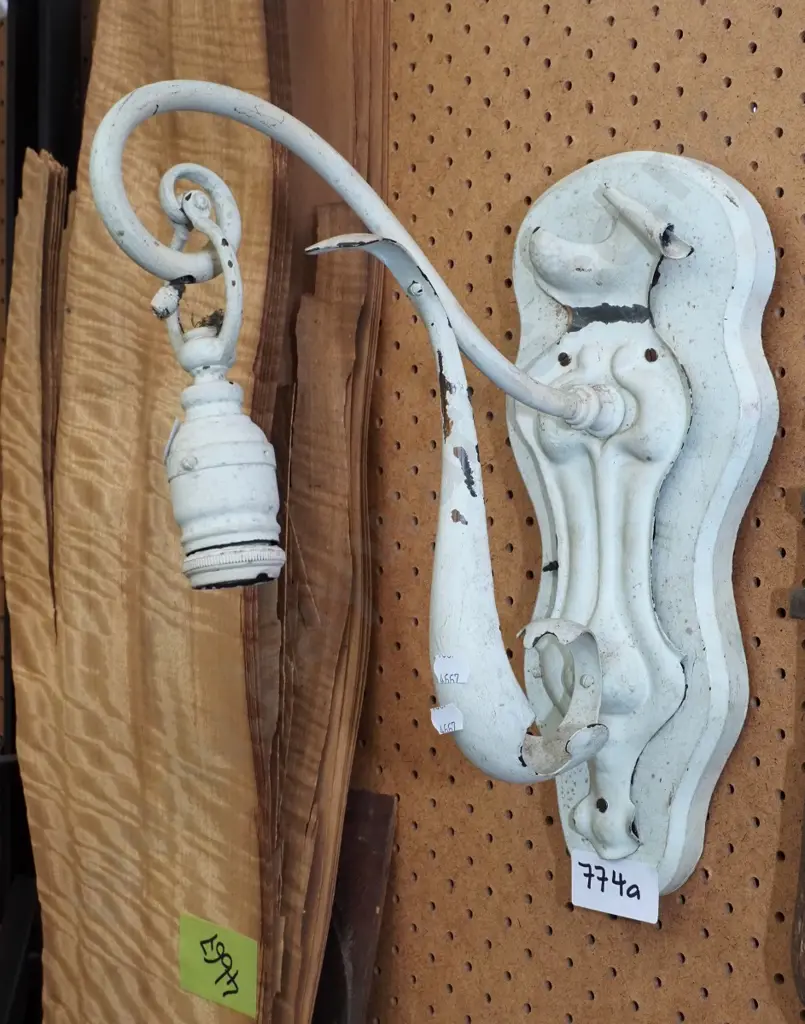 restorer's art nouveau wall mounted light fitting Image 1++