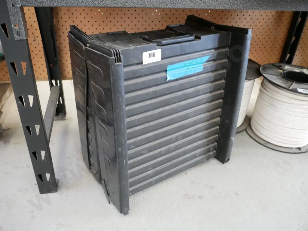 foldaway dog ramp Image 1++