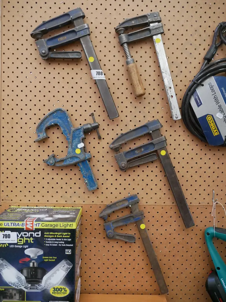 5 clamps - yellow dots Image 1++