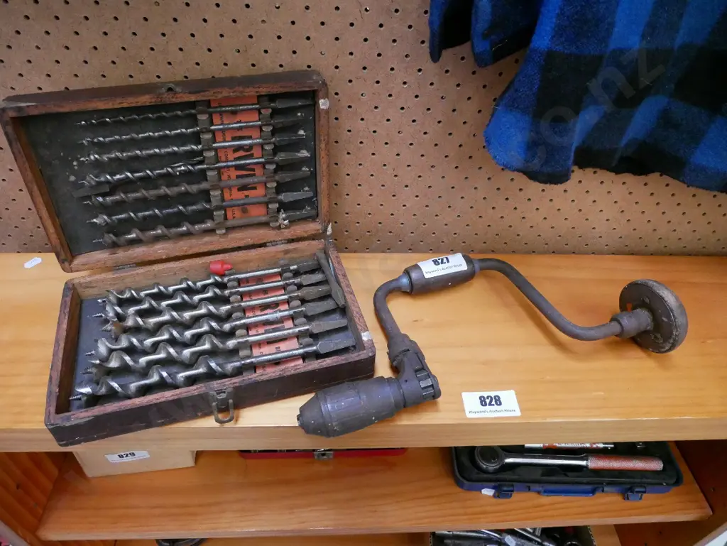 auger brace and bits Image 1++