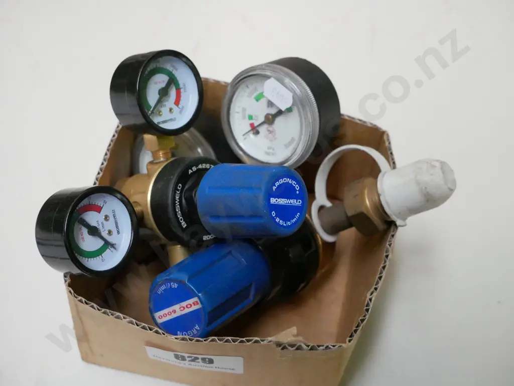 box; gas welding valves Image 1++