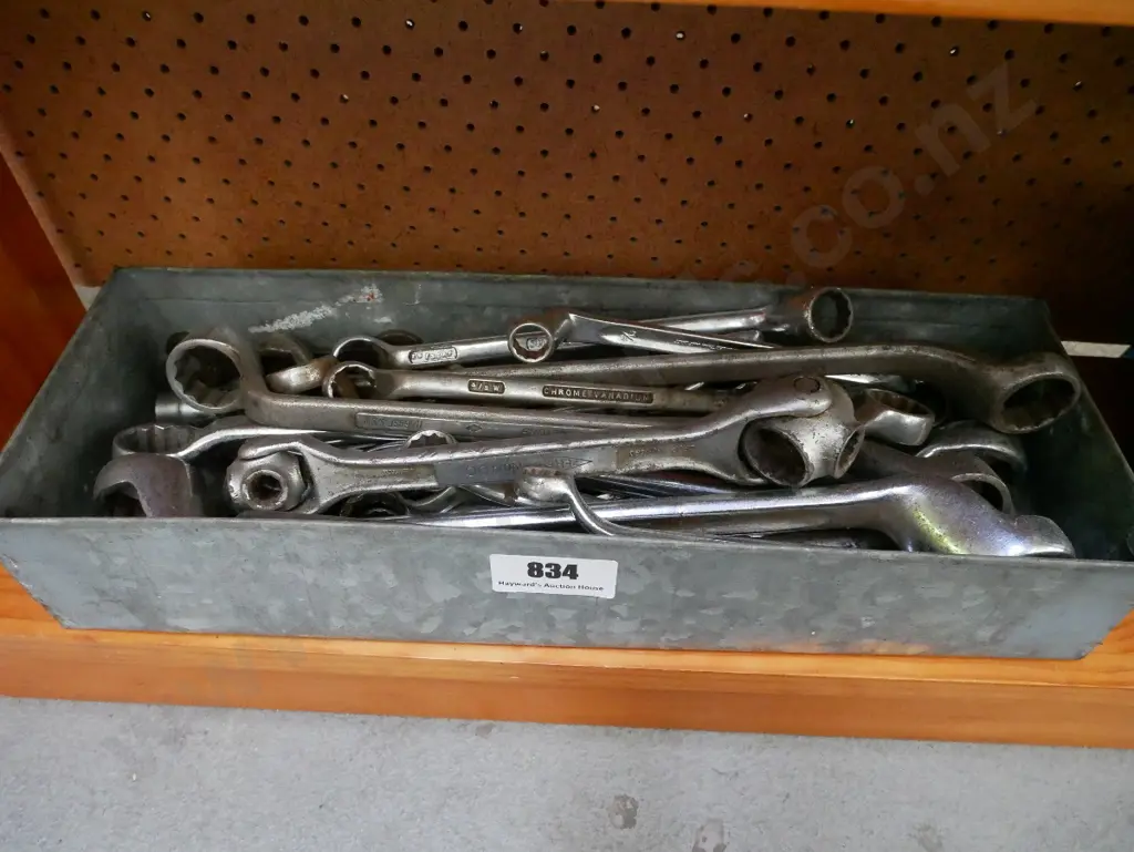 tin of ring spanners Image 1++