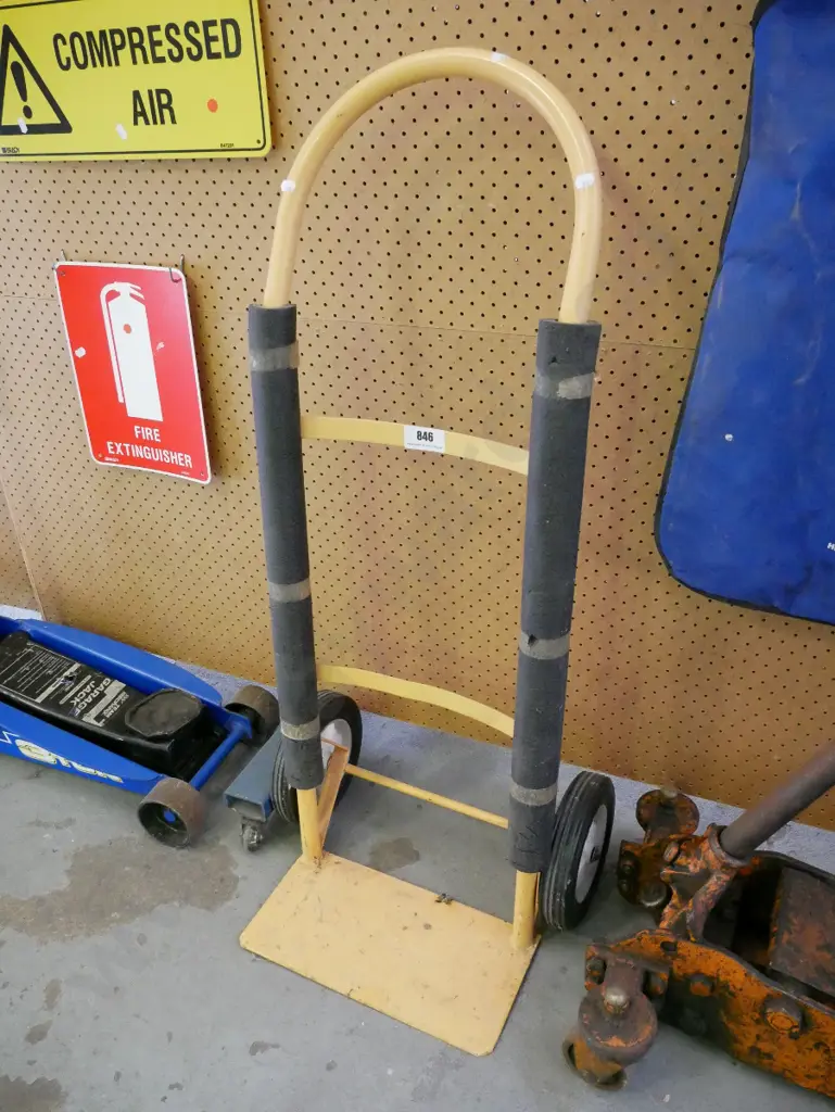 small bottle trolley Image 1++