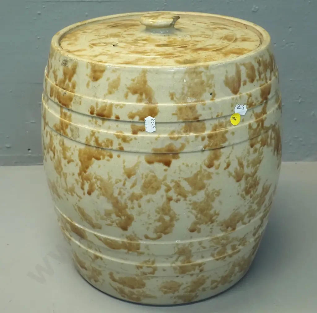 vintage Stour Timaru mottled cream and gold glaze stoneware lidded storage jar - No. 40 on lid, chip to knob H-330 D-300 Image 1++