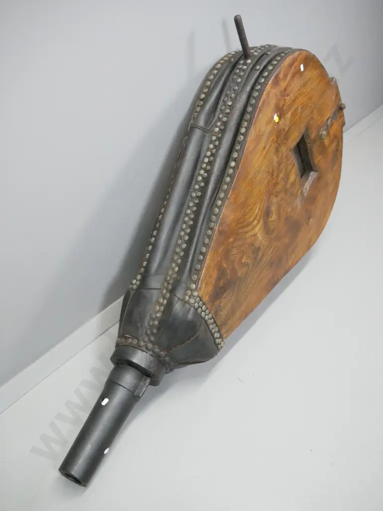 vintage large oak and studded leather forge bellows and separate nozzle L1200 W900 Image 1++