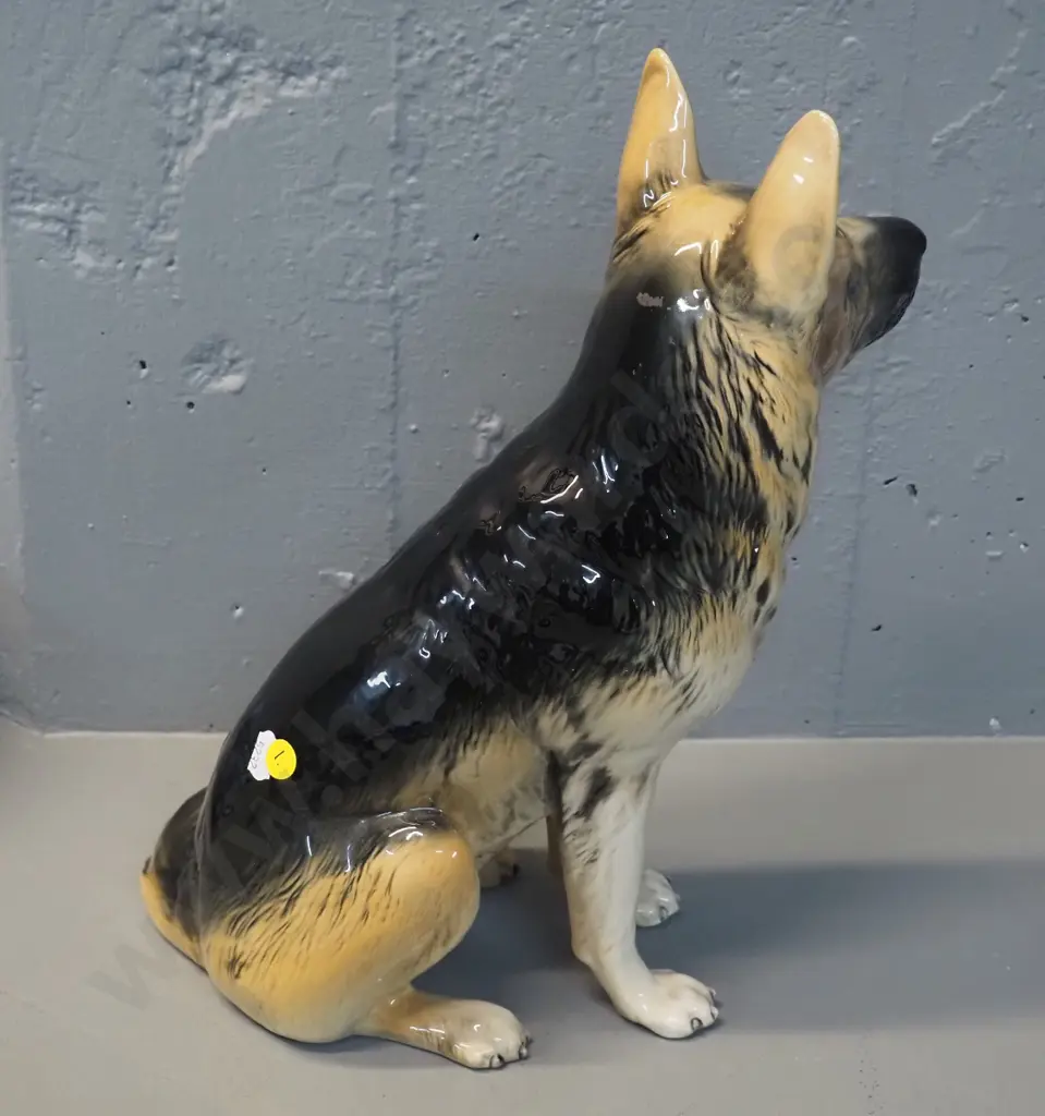 Royal Doulton large Alsatian dog figure H350 W250 Image 1++
