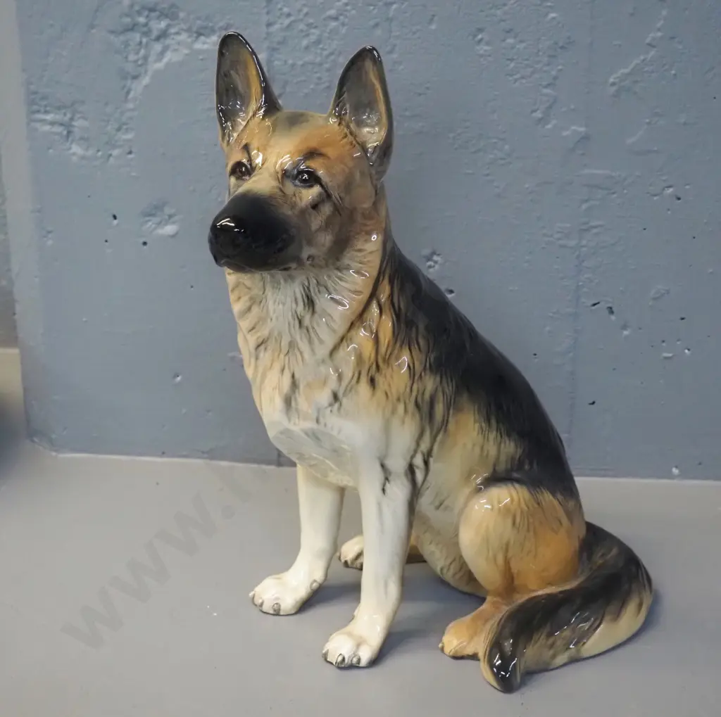 Royal Doulton large Alsatian dog figure H350 W250 Image 1++
