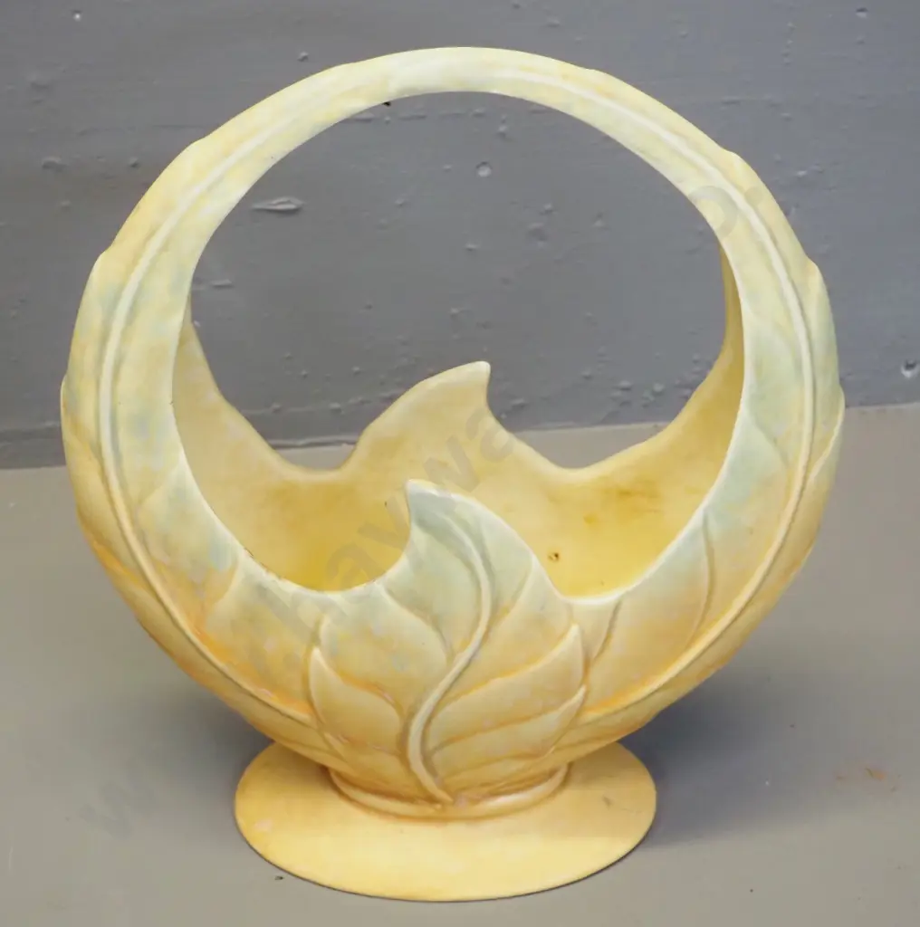 Beswick basket vase H-300 W-260 Image 1++