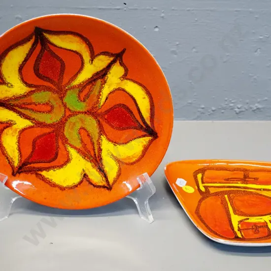 2 mid-century Poole Delphis dishes - slight crazing. larger is D-200