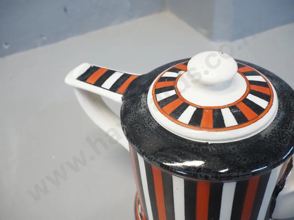retro Royal Doulton striped teapot -marked No. D3949. H-130 W-210 Image 1++