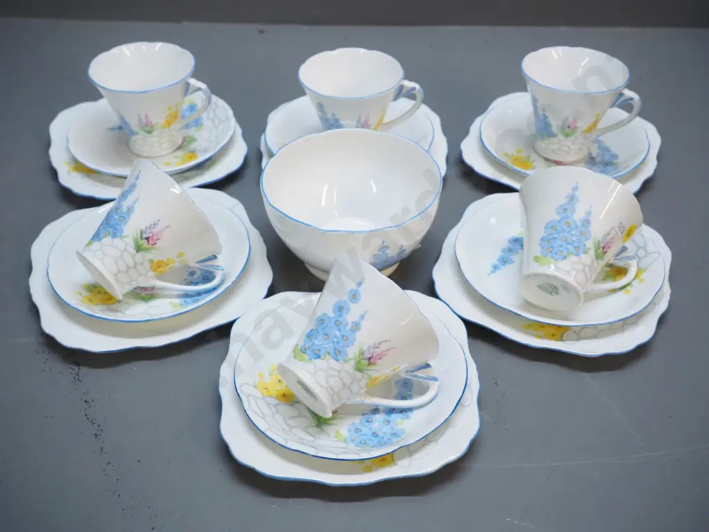 set of 6 Grafton trios and a sugar bowl - crack to one plate Image 1++