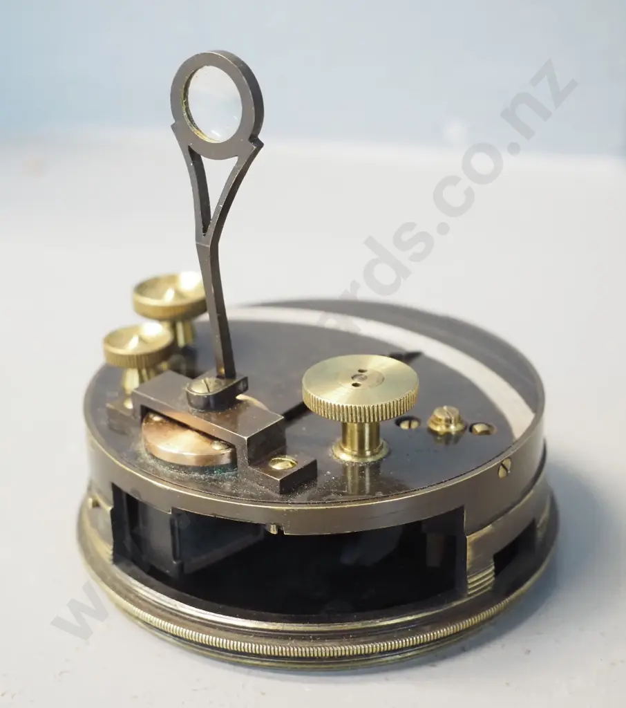 vintage box sextant in fitted leather case - sextant engraved Peacock, Auckland NZ, Diameter 75 Image 1++