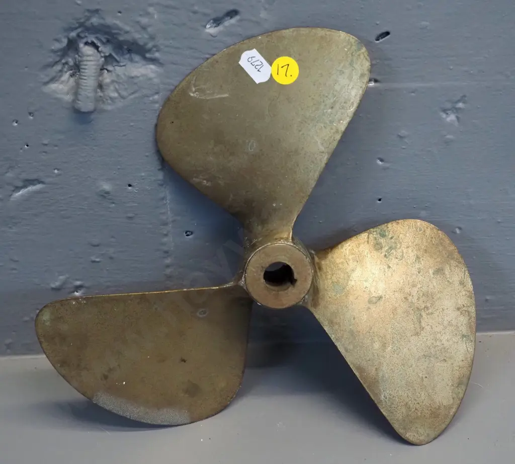 vintage brass boat propeller D-230 Image 1++