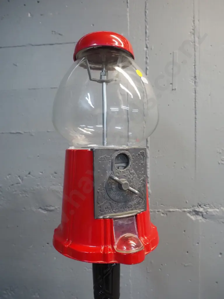 Carousel brand gum-ball dispenser on cast metal stand - H950 W450 - supplied bolts don't fit into Image 1++
