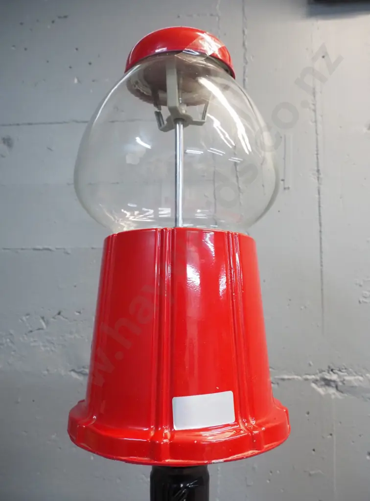 Carousel brand gum-ball dispenser on cast metal stand - H950 W450 - supplied bolts don't fit into Image 1++