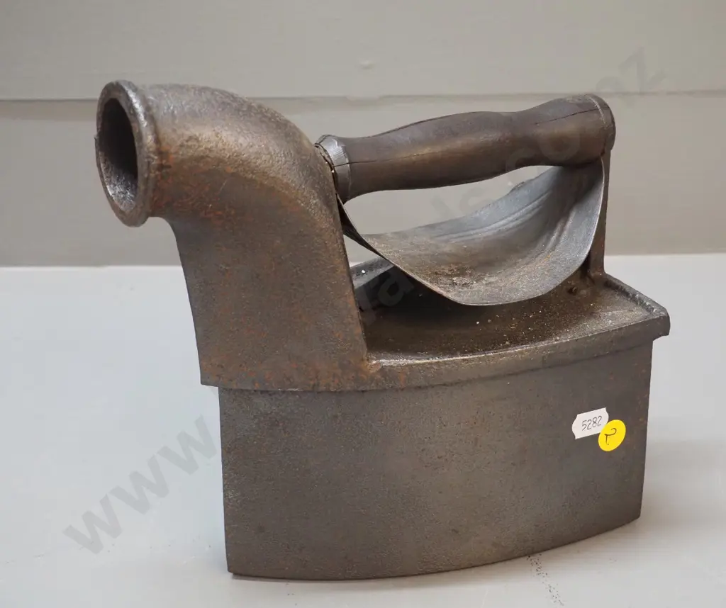 vintage cast iron charcoal clothes iron - cracking to wooden handles H-210 L-220 Image 1++