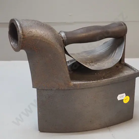 vintage cast iron charcoal clothes iron - cracking to wooden handles H-210 L-220