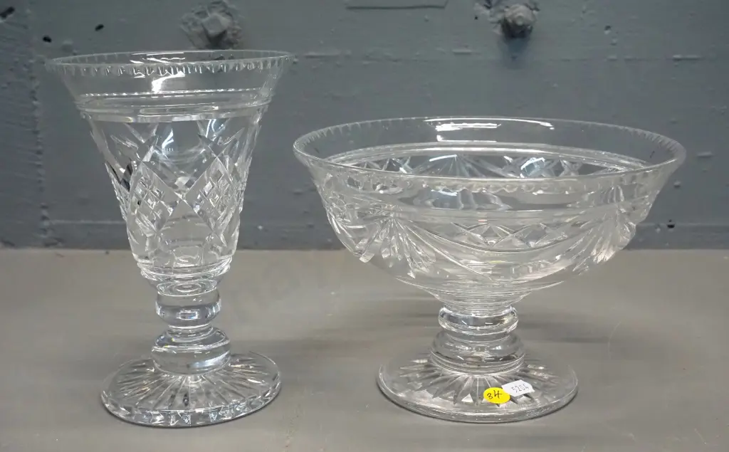 2 cut crystal items - footed salad bowl D-200 and vase H-180 Image 1++