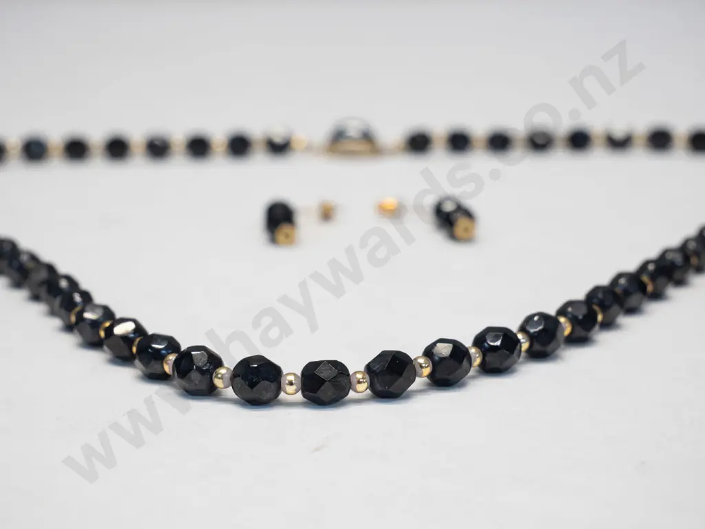 black bead necklace and matching earrings Image 1++
