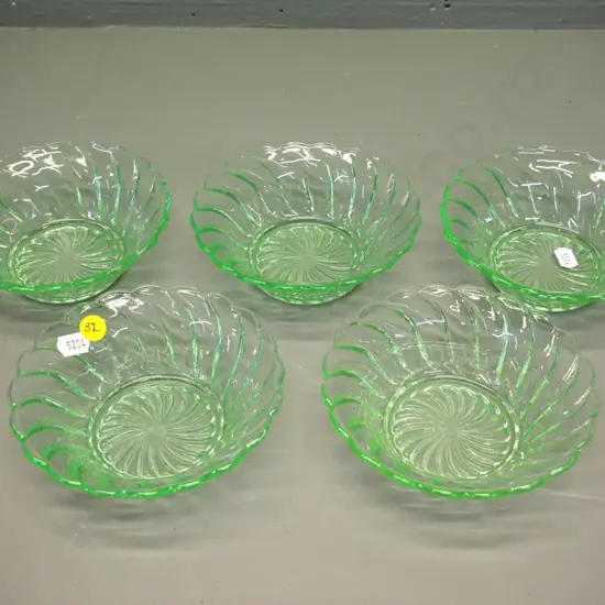set of 5 small green uranium glass sweet bowls D-135 - nice bright glow under UV