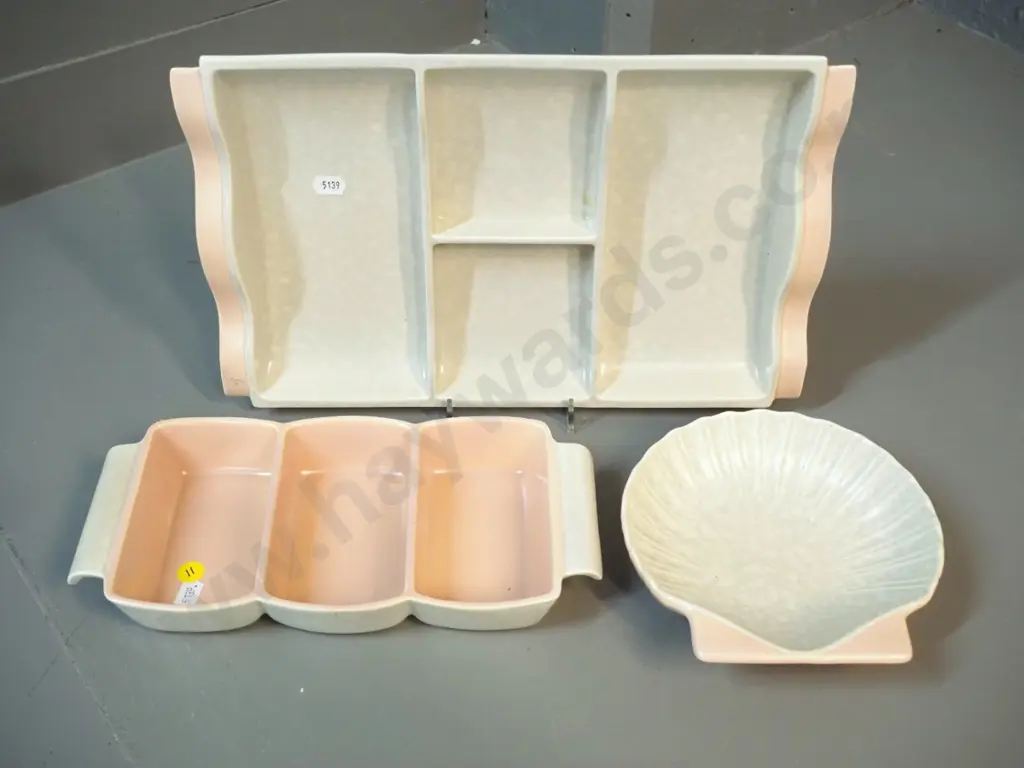 3 Poole seagull and pink serving ware items - largest dish L-340 W-220 Image 1++