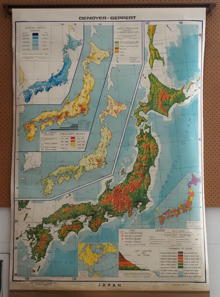 vintage school map of Japan - map size H-1520 W-1100 Image 1++