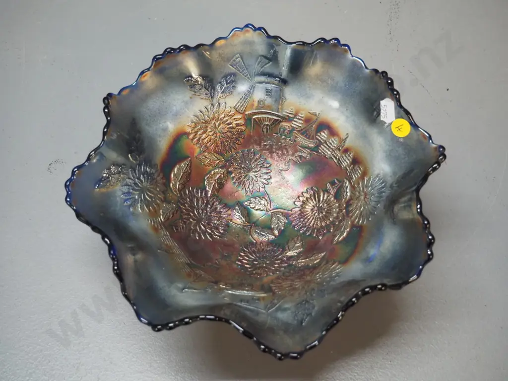 Carnival glass 3-footed bowl - dark blue windmill theme D-270 Image 1++