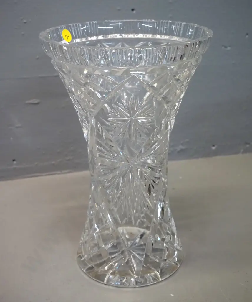 heavy cut crystal vase H-260 D-170 at top Image 1++