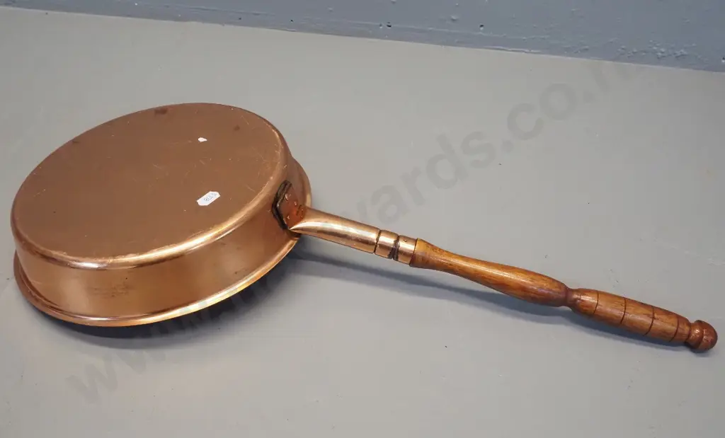 ornamental copper pan with wooden handle L-580 Pan D-250 Image 1++