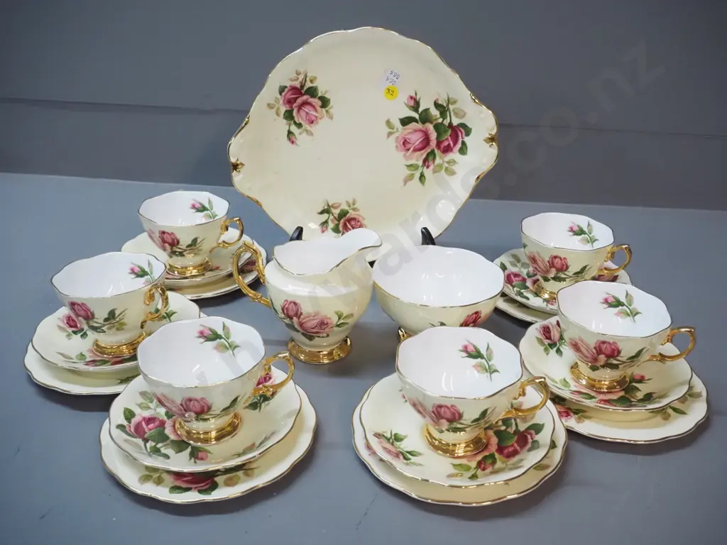 21-piece Royal Albert English Beauty tea set Image 1++