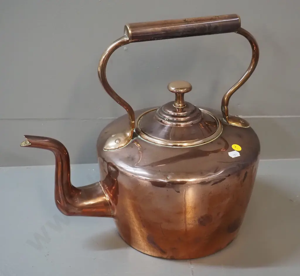 vintage large copper kettle - some wear and small dents H-330 W-350 Image 1++
