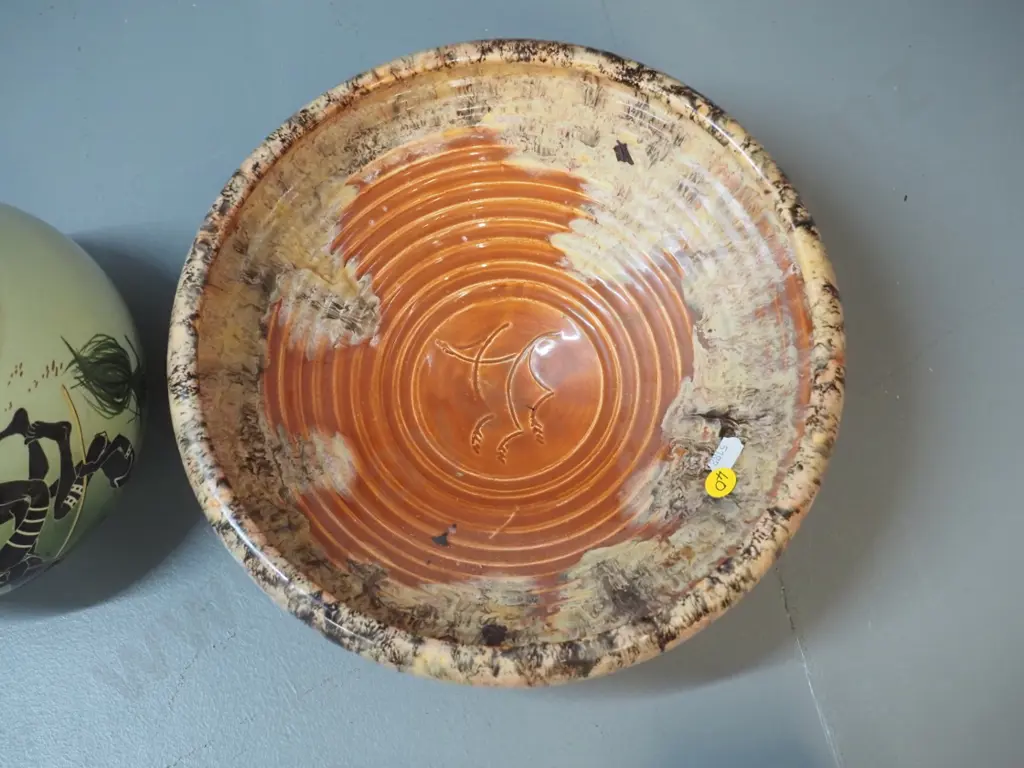 2 studio pottery items - Martin Boyd aboriginal scene cover pot H-180 and a fruit bowl marked hand-thrown (NZ?) D-270 Image 1++