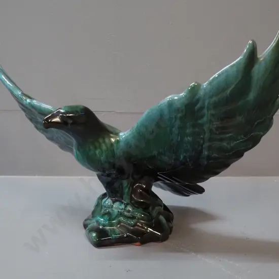 Blue Mountain pottery eagle with spread wings - H-220 wing span 360