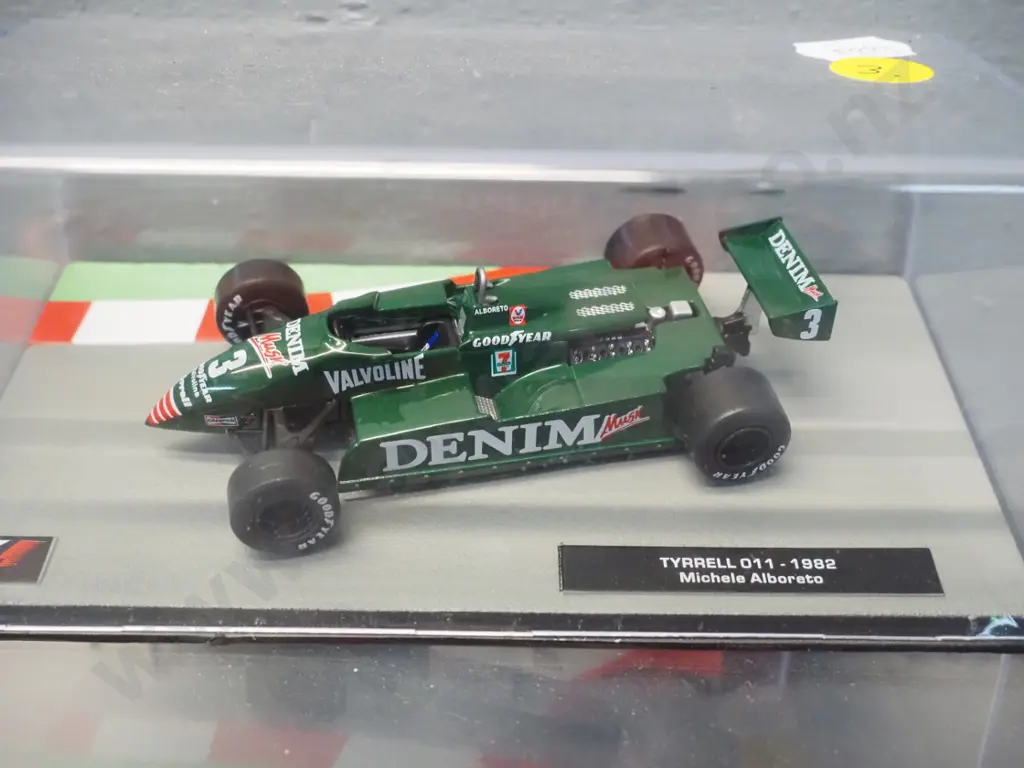 2 die-cast 1:43 scale Formula 1 racing cars - 1982 Michele Alboretto and 1988 Ayrton Senna Image 1++