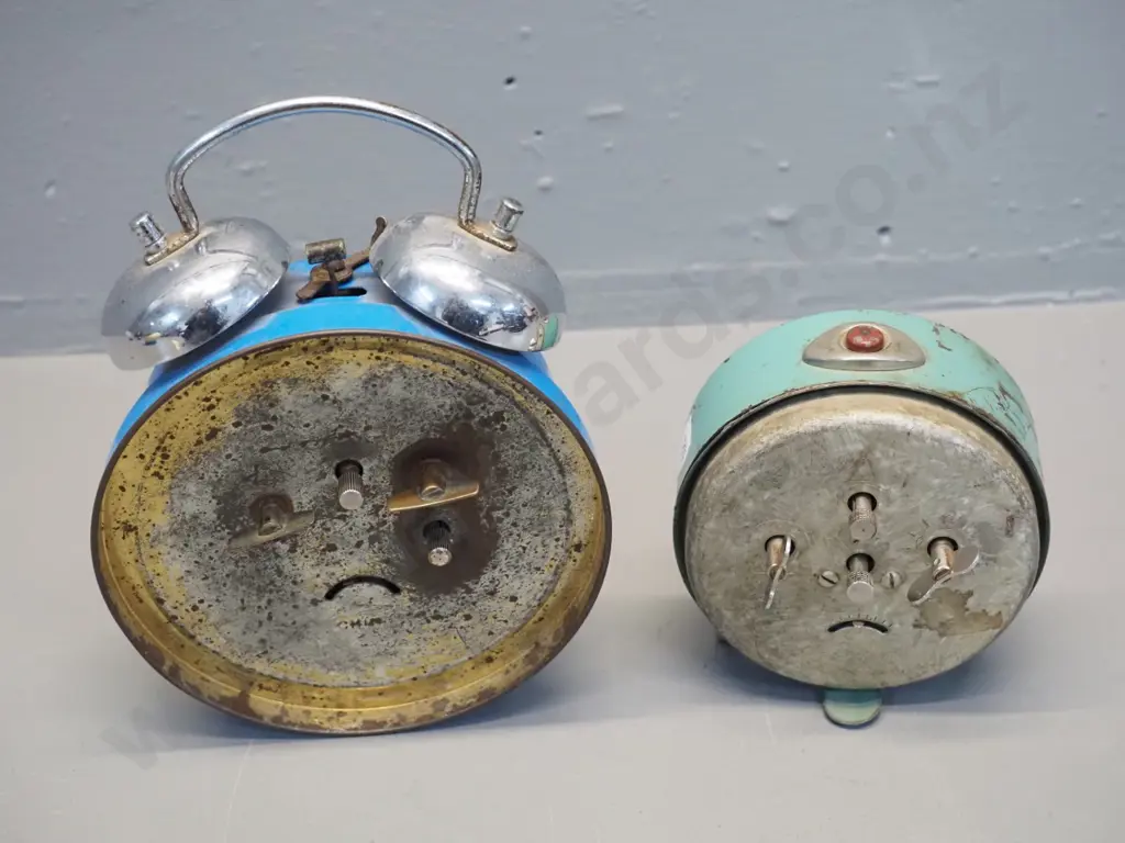 2 retro political themed wind-up alarm clocks - Stalin and Mao - working condition unknown, paint chips etc. Mao H-180 Image 1++